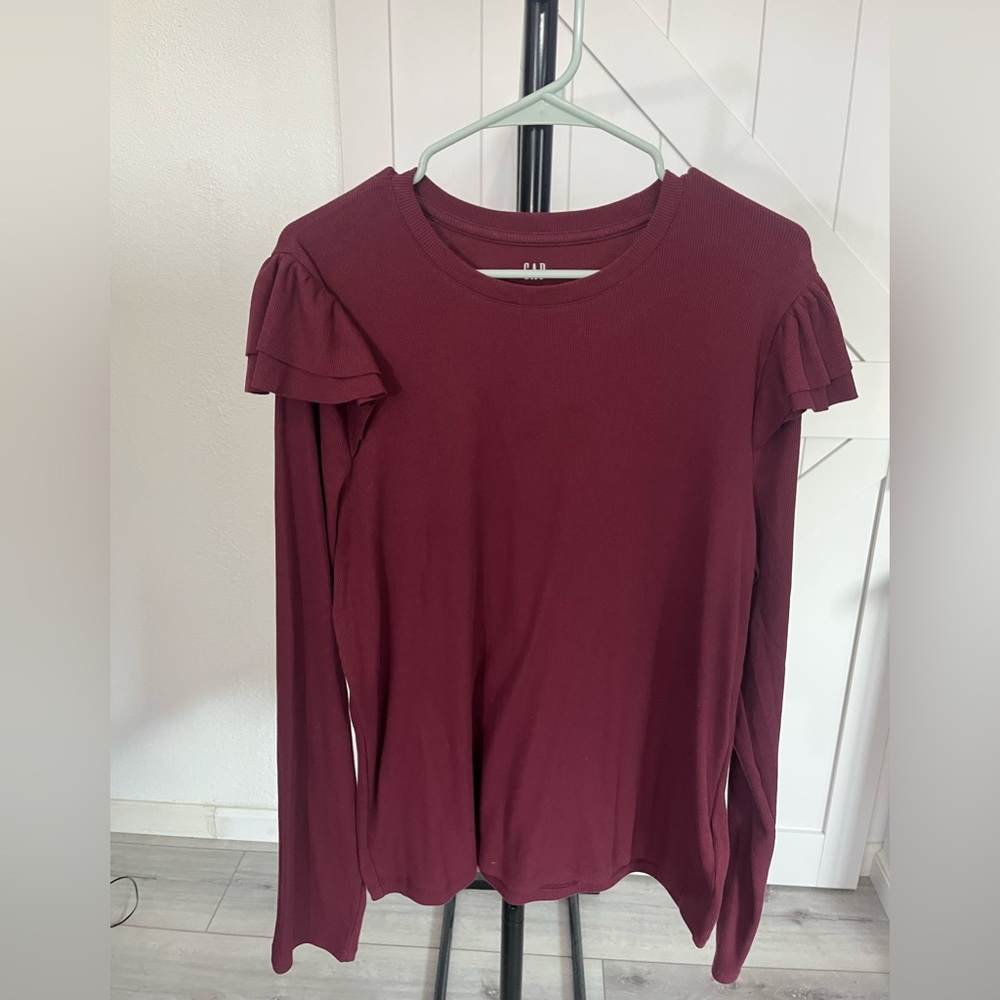 GAP long sleeve ribbed shirt